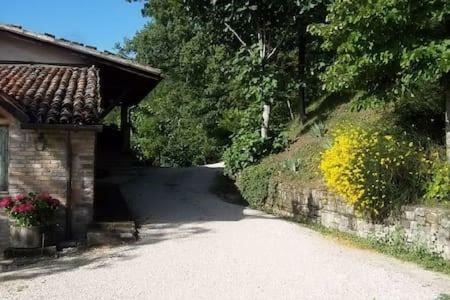 Localita S Cecilia 30, Urbania Appartement Buitenkant foto
